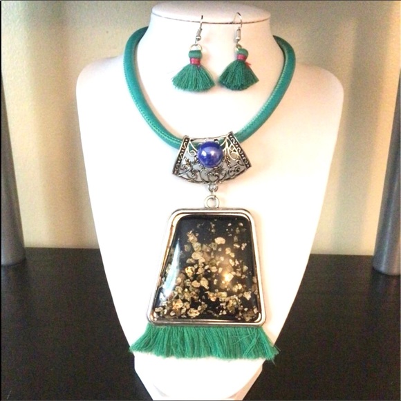 NEW. Modern Colorful Geometric Set. - Picture 1 of 15